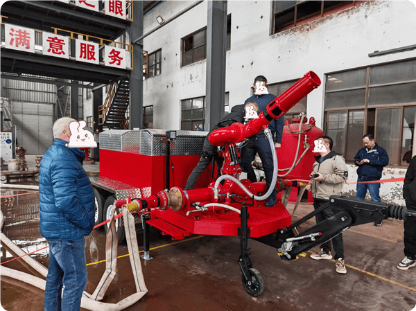 اپنی مرضی کے مطابق فائر فوم مانیٹر ٹریلر کا نمونہ مکمل ہو چکا ہے۔